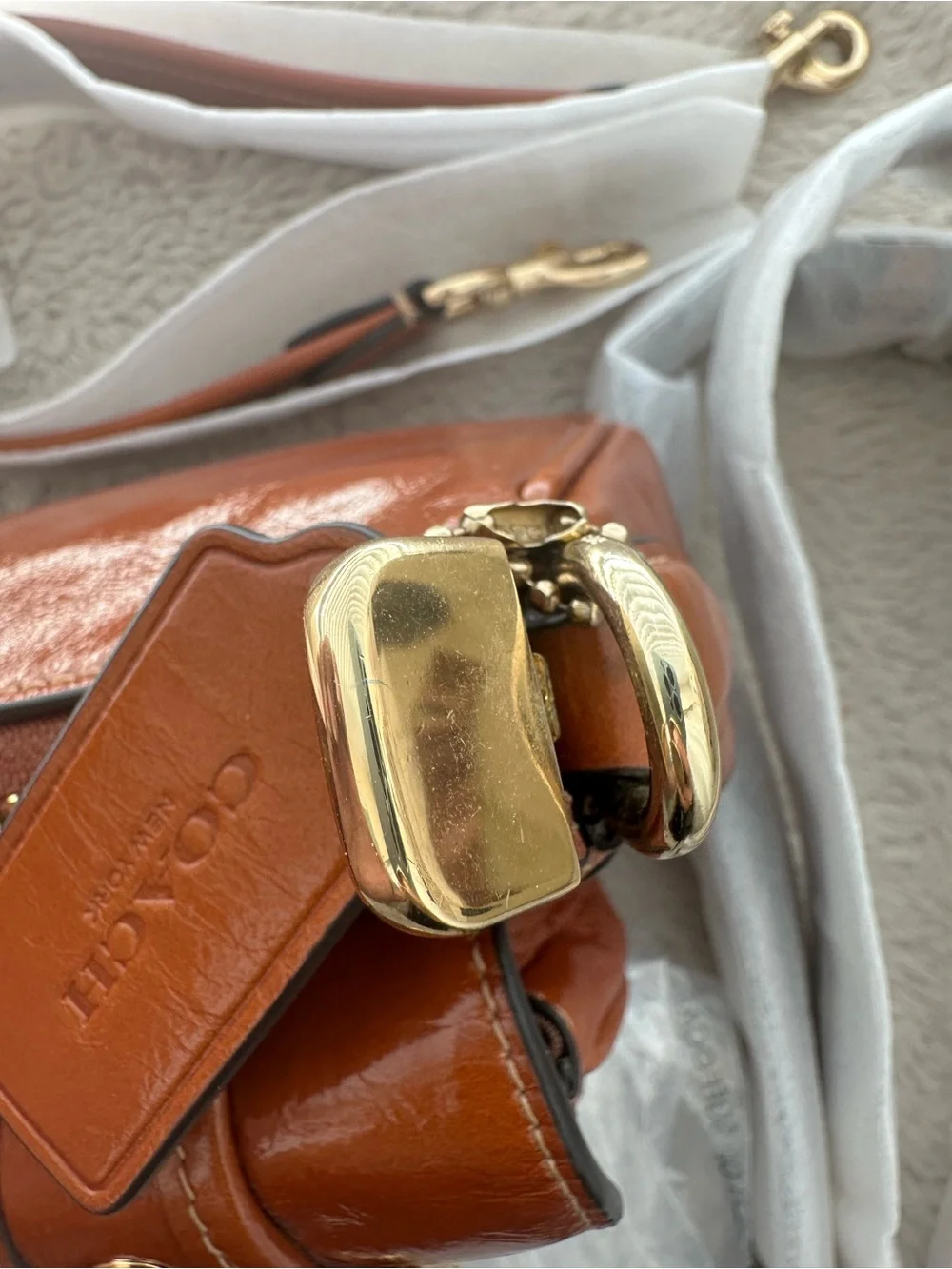 COACH Ashton Shoulder Crossbody Bag glazed leather IM/CINNAMON & 1 Cherry Charm